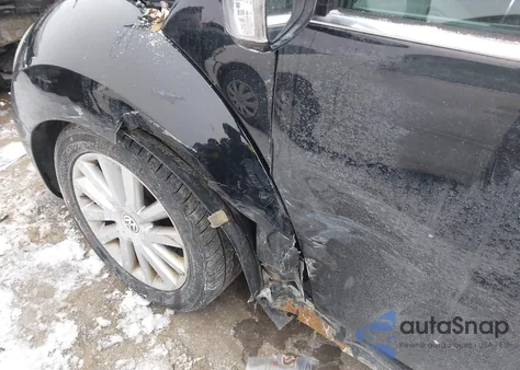 2009 Volkswagen New Beetle 2.5L from USA, damaged, VIN 3VWRF31Y89M401508